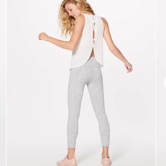 Lululemon Twist & Reach Tank - Picture 4 of 11